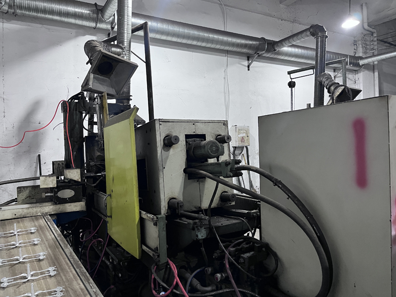 Por que as luzes estão sempre acesas nas oficinas de Jinhua Hanjia?